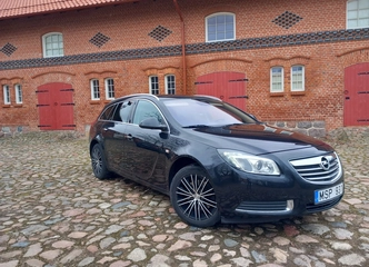OPEL INSIGNIA 2.0 118kw – Patikimumas ir Komfortas!