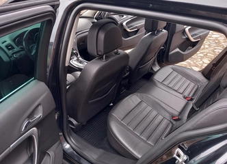 Patikimas ir Stilingas Automobilis – OPEL INSIGNIA 2.0!