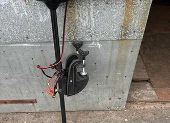 Elektrinis variklis – ramus plaukimas be triukšmo ir išmetimų!