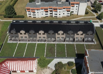 Gyvenk šalia miesto centro – modernūs namai su kiemu