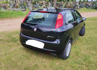 Automobilis Fiat Punto su geru kėbulu ir kuro ekonomija Benzinas