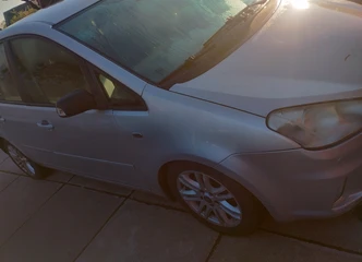 Įsigykite Ford C-Max: patogumas, ekonomija ir stilius!