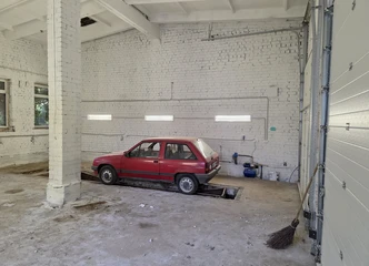 Erdvūs garažo tipo patalpos – puikus pasirinkimas autoservisui