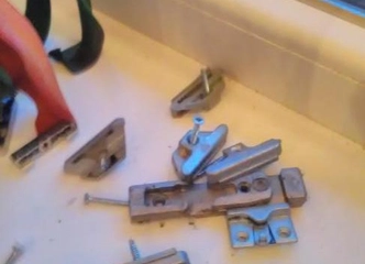 Keičiu mechanizmus ir lūžusias rankenas