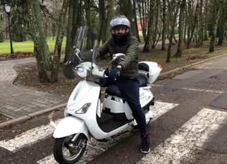 Išbandyk naują DOMINAIR su elektriniu motoroleriu!