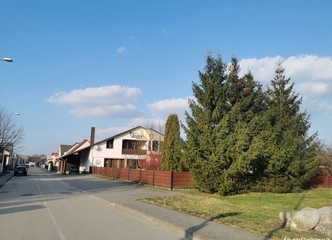 Komercinės patalpos Šilutėje, 2004 m. statybos, su vaizdu į upę