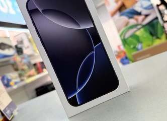 Peržiūrėti skelbimą - iPhone 16 pro max 256gb  titanium black