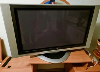 Išbandyk klasikinį TV malonumą – Panasonic TH-37PA20!