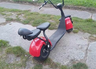 Išbandyk naują transporto būdą su 1kW paspirtuku