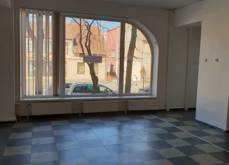 Išnuomojamos komercinės patalpos 50 kv.m. Šilutės centre