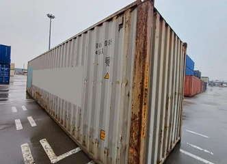 Paaukštinti 12m jūriniai konteineriai Klaipėdoje už geriausią kainą.