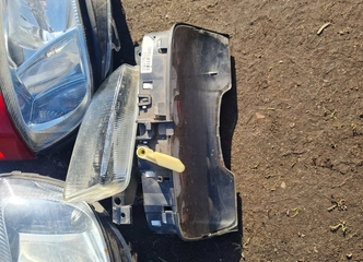Opel Zafira faros ir kitos detalės – susisiekite!
