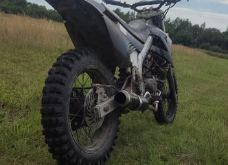 Krosinis su Honda CBR 125cc varikliu – patikimas ir galingas pasiūlymas