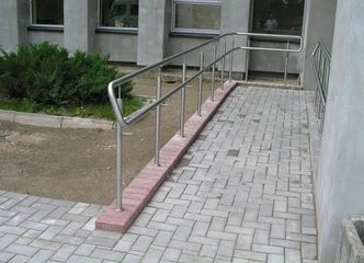 Stikliniai stogeliai ir turėklai, vienas sprendimas!