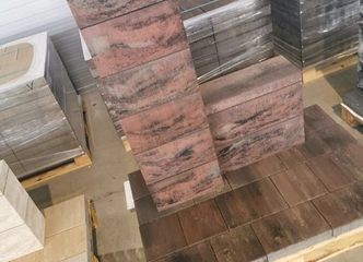 Lengvai montuojami tvorų blokeliai iš betono