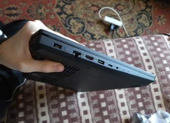 1080p IPS ekranas – ryškios ir aiškios detalės