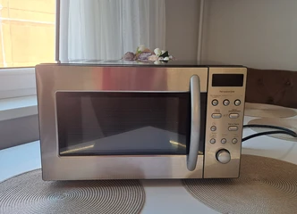 Patikima LG mikrobangų krosnelė - jūsų virtuvės pagalbininkė!