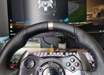 Logitech g920 su pedalais ir dėže – tobula žaidimų patirtis