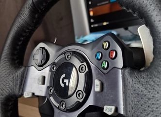 Logitech G920 komplektas su pedalais – sankabos ir vairo malonumas