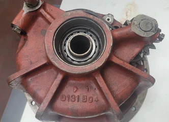 Massey Ferguson 6170 reversas – patikima pavarų perjungimo sistema