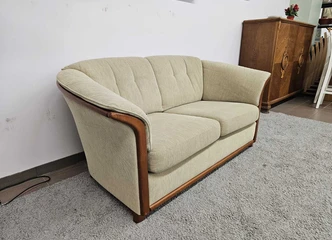 Medžiaginė sofa 1,6m – puikus pasirinkimas jūsų svajonių interjerui!