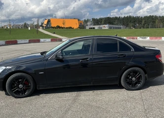 Parduodamas Mercedes-Benz C180: ekonomiškas dyzelinis sedanas su naujomis R17 padangomis!
