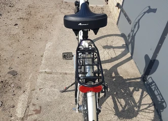Vokiškas miesto dviratis su elektriniais žibintais - patogumas kelyje!