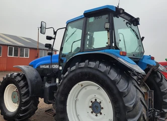 Įsigykite 2001 metų New Holland 8360 šiandien
