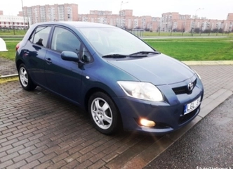 Nuomokis Toyota Auris – nėra ridos apribojimų, puikus būdas kelionėms