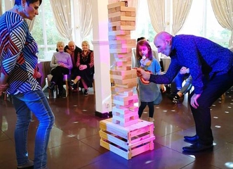 Linksmas laikas su Jenga XXL – užsisakyk jau šiandien!