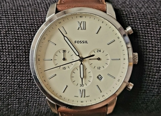 Išskirtinė galimybė įsigyti naudotą Fossil laikrodį – spalvingas ir patikimas