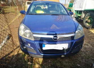 Opel Astra Sedanas – dinamiškas dyzelinas jūsų kelionėms!