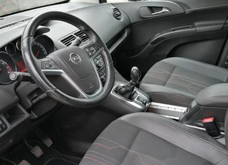 Mechaninė pavarų dėžė - puikus pasirinkimas šeimos kelionėms!
