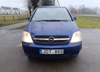Benzininis Opel Meriva: idealus pasirinkimas mieste
