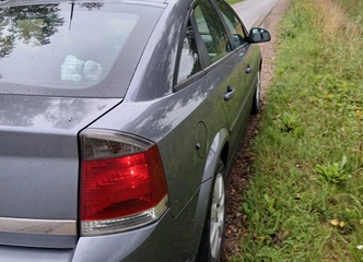 Maža rida Opel vectra 2005m, geras variklis, techninė iki rugsėjo, be rūdžių