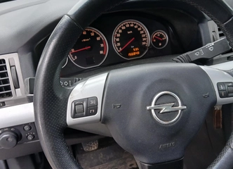 Opel vectra 2005m, hečbekas, techniškai tvarkingas, darbingi šviesos ir kondicionierius