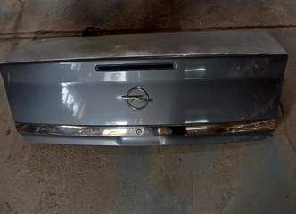 Opel Vectra bagažinės danktis – garantuotas kokybės ir tinkamumo patvirtinimas