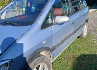 Opel Zafira dalimis: patikimas 2.0 dyzelis!