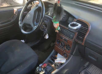 Opel Zafira: Patikimas universalas su naujomis padangomis!
