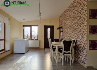 Renovuotas namas su tvarkinga aplinka ir garažu Šilutėje