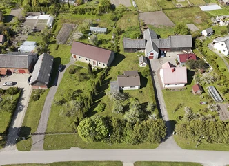 Juknaičių sodyba: gyvenamasis namas ir ūkio pastatai!