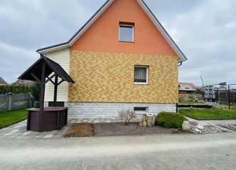 Jaukus 105 kv.m namas su puikiu sodu ir panoraminiais langais