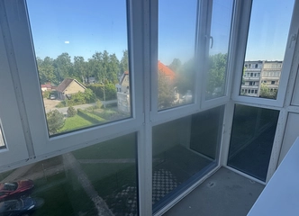 Renovuotas namas, erdvus 2-jų kambarių butas!