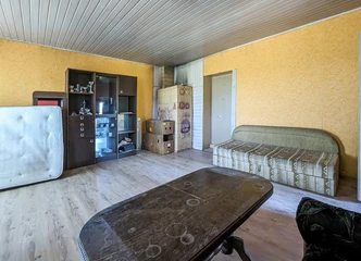ŠILUTĖ: BUTAS SU ŽEME IR RAMYBE