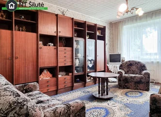 Rami vieta su žaluma, vaikų aikštele