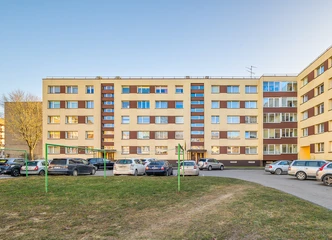 PARDUODAMAS RENOVUOTAS 4 KAMBARIŲ BUTAS ŠILUTĖJE