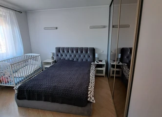 Patogioje vietoje: 2 kamb. butas su holu ir balkonuku!