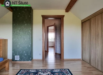 Erdvus namas su garažu ir ramia aplinka