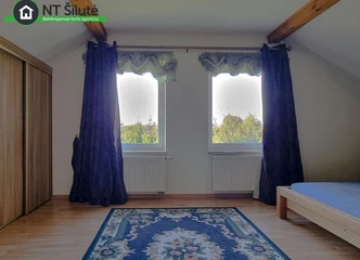 Namas su židiniu, terasa ir dekoratyvine teritorija