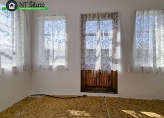 Įrengti trys kambariai, virtuvė, veranda - Šilutė laukia savininko!